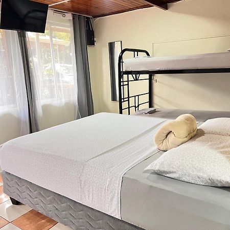 Rio Danta Hostel La Fortuna Екстер'єр фото