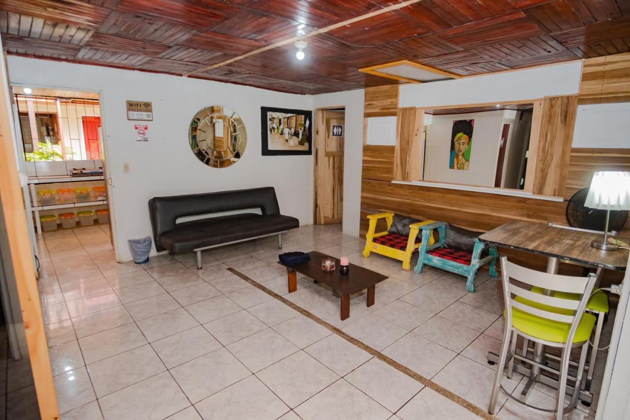 Rio Danta Hostel La Fortuna Екстер'єр фото