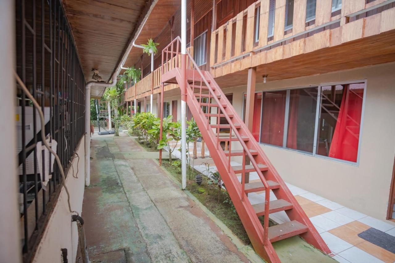 Rio Danta Hostel La Fortuna Екстер'єр фото