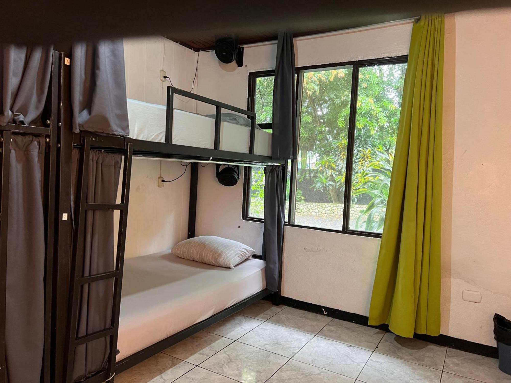 Rio Danta Hostel La Fortuna Екстер'єр фото