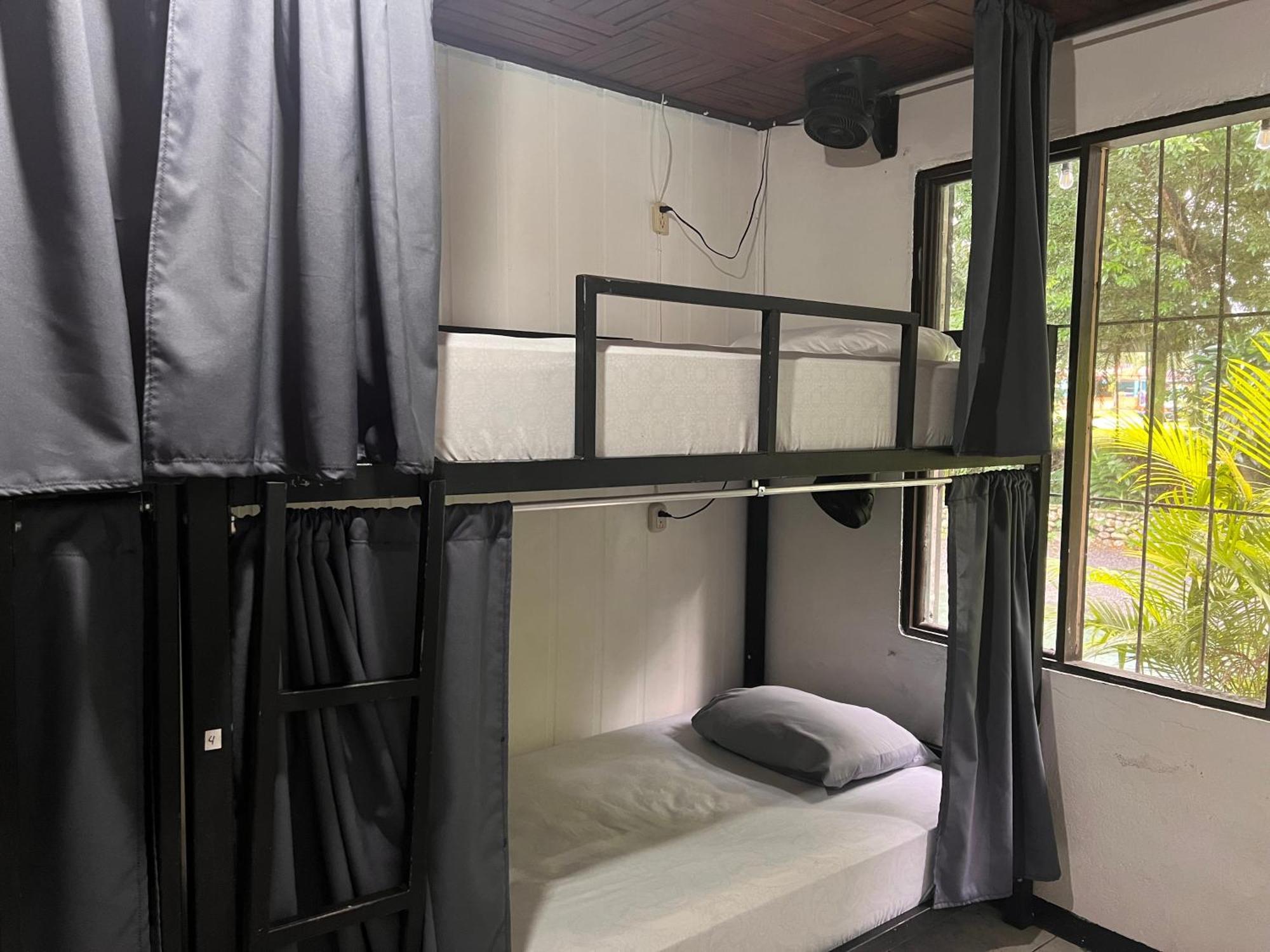 Rio Danta Hostel La Fortuna Екстер'єр фото