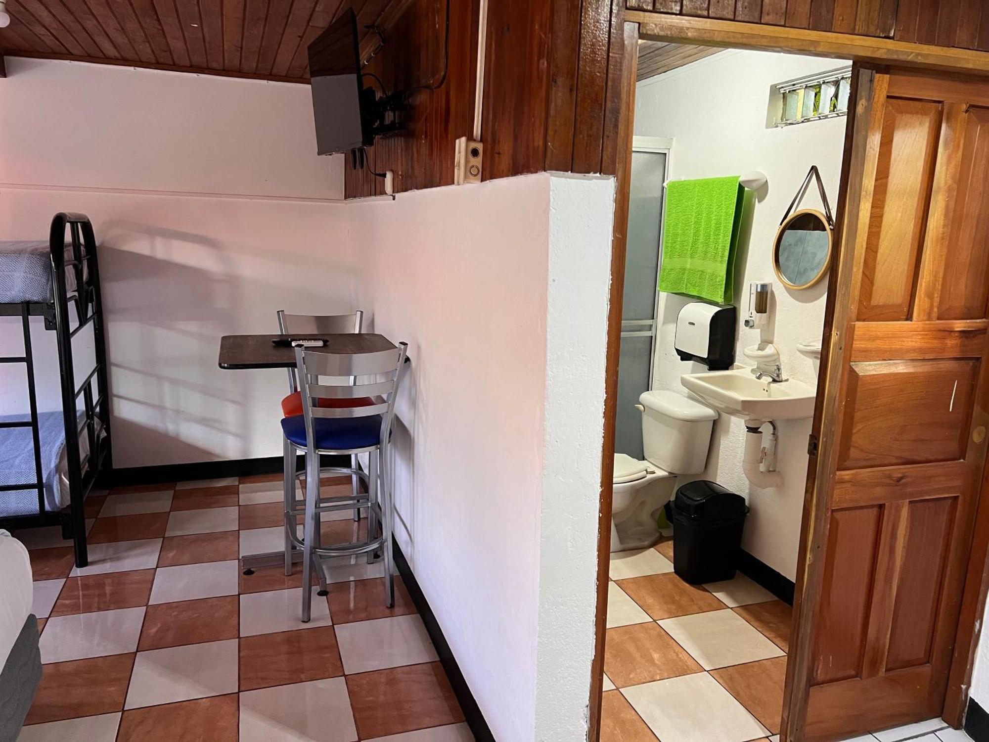 Rio Danta Hostel La Fortuna Екстер'єр фото