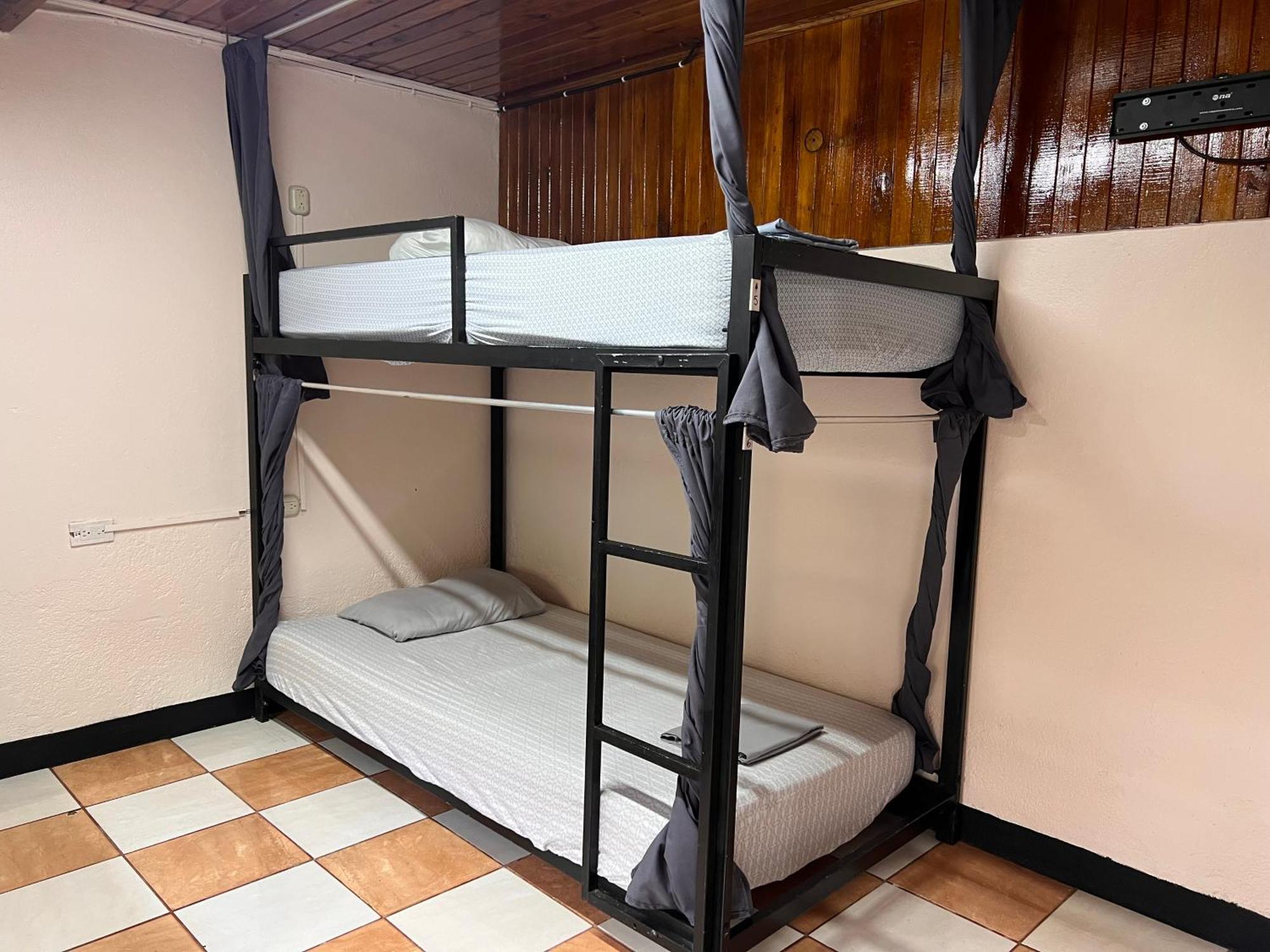 Rio Danta Hostel La Fortuna Екстер'єр фото