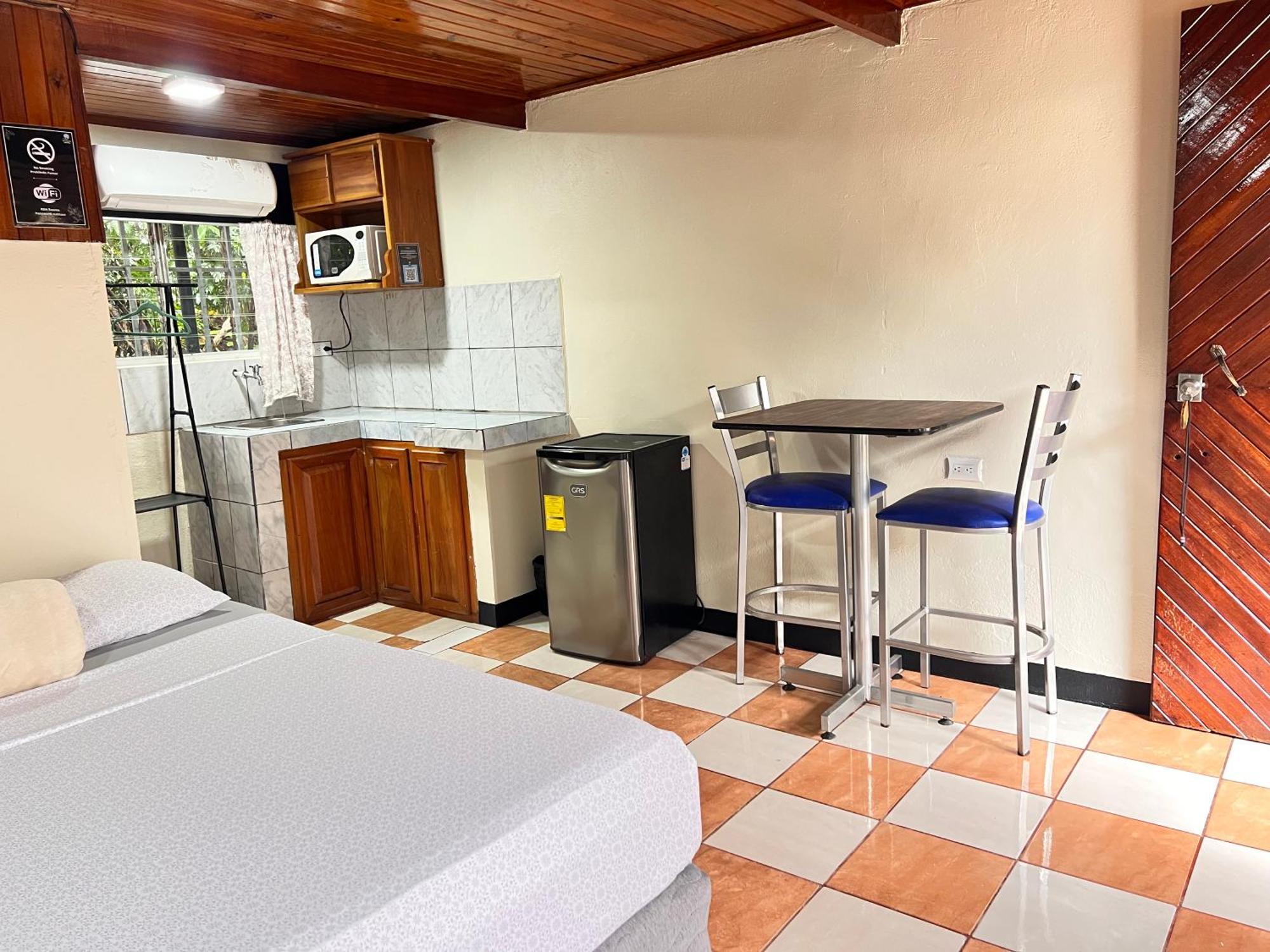 Rio Danta Hostel La Fortuna Екстер'єр фото